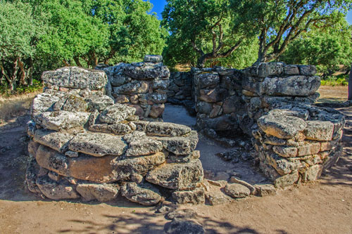 Su Romanzesu, Megaron Temple